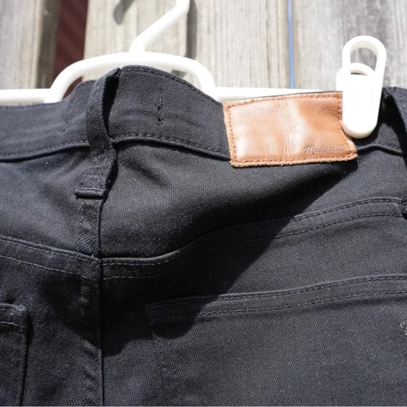 MADEWELL BLACK HIGH RISE 9” SKINNY JEANS 25